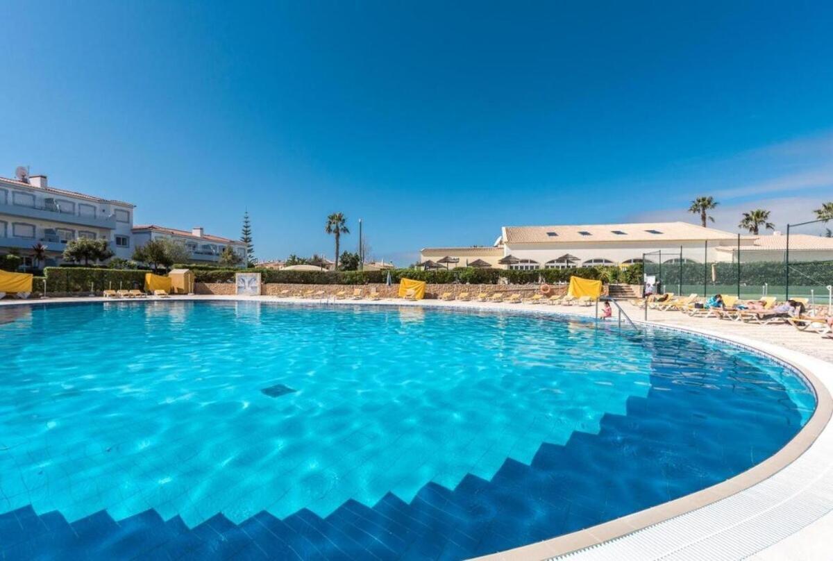 2 Bedroom Floor Apartment, Oasis Parque, Near Alvor At01 Apartamento